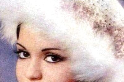 Zeenat Aman Recalls She Was Once Charmed By ‘Grand Gesture’ By An Admirer, Shares Throwback Photo