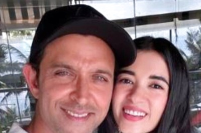 Hrithik Roshan Trolled by Netizens for Showing 'Attitude' to Fan as He Steps Out for Dinner Date With Saba Azad