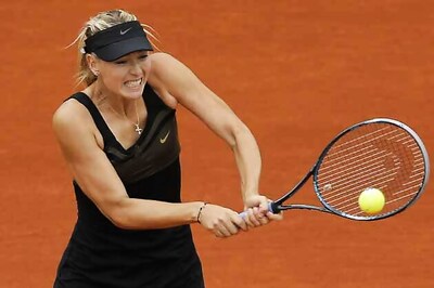 Sharapova pummels Peng to reach last 16
