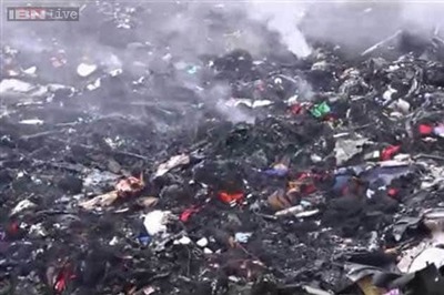 Black boxes of downed MH17 arrive in UK for examination