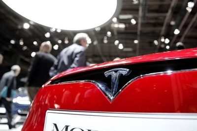 Elon Musk Says All Tesla Cars to Come With Self-Driving Hardware