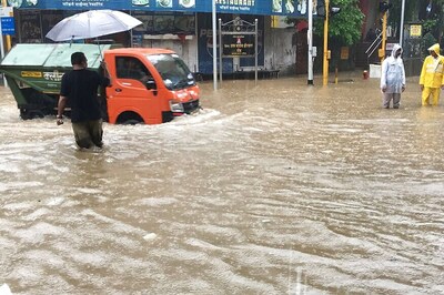 Mumbai Rains: NDRF Rescues Stranded Passengers as Train Services Hit, Navy on Standby
