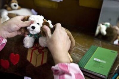 India eases ban on China toys, wants safety stamp