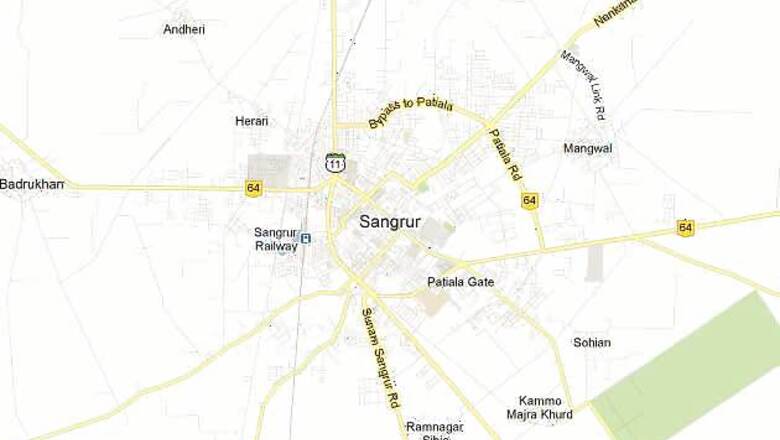 Agitating students set university building on fire