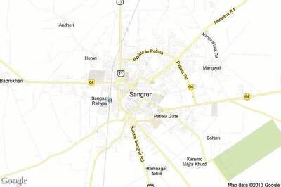 Agitating students set university building on fire