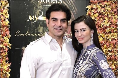 An Awkward Giorgia Adriani Walks Away Even As Arbaaz Khan Shouts Her Name Twice, Watch Video