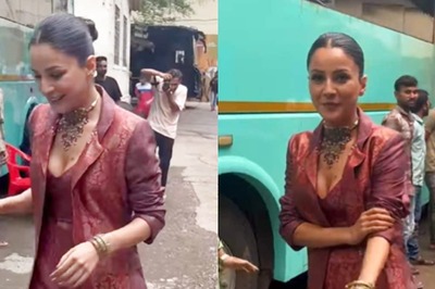Shehnaaz Gill Trolls Her Own Sexy Outfit, Calls Tassles of Her Jacket 'Paranda'; Watch