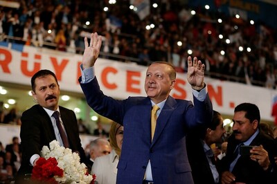 Erdogan to Return as Ruling Party Boss After Referendum Win