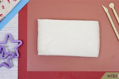 How to Make Edible Makeup Cake Decorations