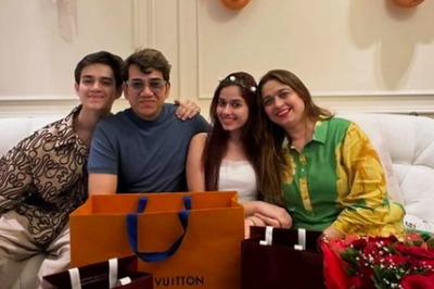 Jannat Zubair's Family Surprises Her As She Returns Home After Filming Karan Johar's The Traitors