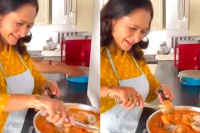 Marathi Actress Alka Kubal Treats Her Co-Stars To Spicy Prawn Curry