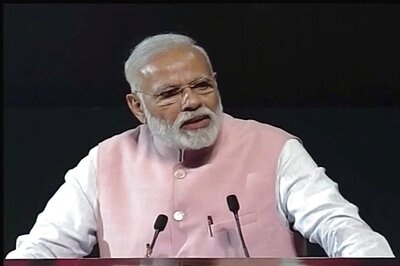 PM Modi Urges Chief Ministers to Reach Out to Kashmiri Students