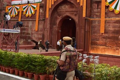 100 Heritage Monuments to be Lit in Colours of Indian Flag to Mark 100 Cr Covid Vaccination Feat