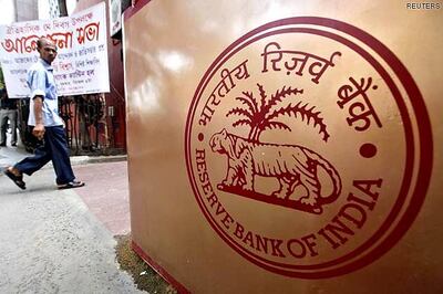 RBI asks banks to charge for SMS alerts on usage basis