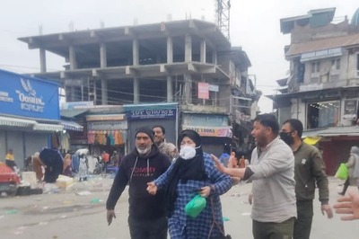 One Killed As Terrorists Hurl Grenade in Srinagar's Busy Street, 24 Injured