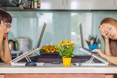 Reddit User Shares His Wife Filled in For Him While He Was Sick, Sparks Discussion on 'Toxic Work Culture'