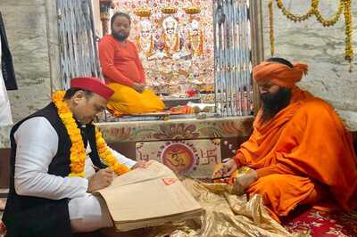 'Govt Has Harmed Social Fabric of Our Country': Akhilesh Yadav Mounts Attacks on BJP, Calls It Corrupt