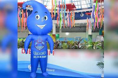 Delhi Jal Board Suspends 4 Employees After Viral Video Shows them Drinking, Playing Cards at Work