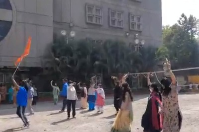 Watch: Teacher, Staff Welcome Students Back to School With Dance Performance in Pune