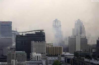 Bangkok burns as Thai troops hunt protestors