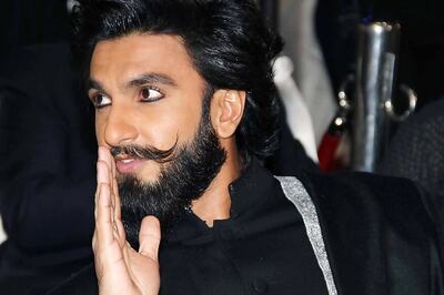 Ranveer Singh Recreates DDLJ's Iconic Train Scene and It's Hilarious
