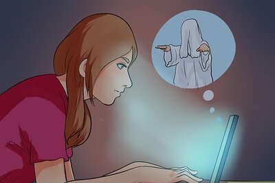 How to Survive a Horror Movie