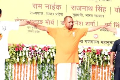 Yoga Day in UP: CM Yogi to Take Part in Raj Bhavan Session, Events Planned at 75,000 Venues