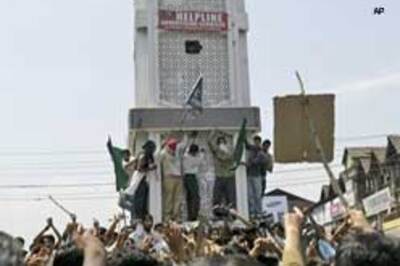 Thousands gather for separatist rally in Kashmir