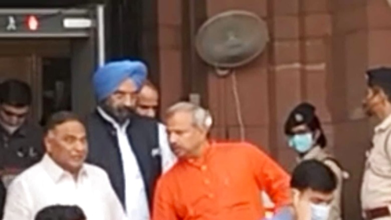 Amit Shah Meets Delhi BJP Leaders Hours After Demolition Drive Halted at Jahangirpuri