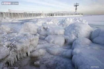 Record freeze extends to eastern US, snarls road-air travel