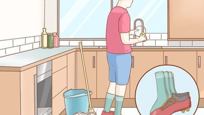 How to Stretch Football Boots