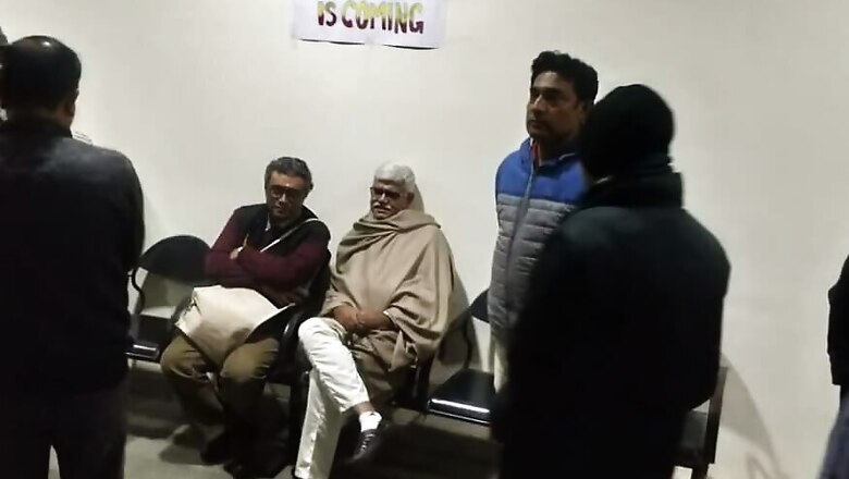 BJP MP Swapan Dasgupta Confined for Hours at Visva Bharati as SFI Activists Stall Lecture on CAA