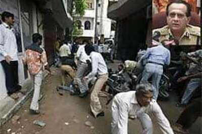 Cops didn't verifiy 'terrorist tenants' for month