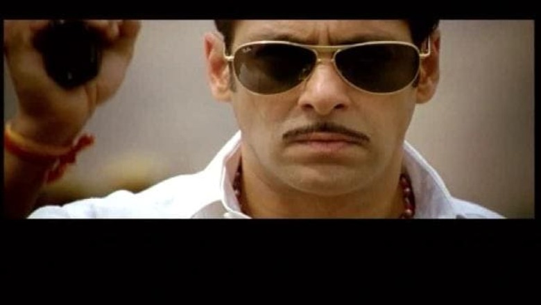 Salman's family is patriotic: Bal Thackeray