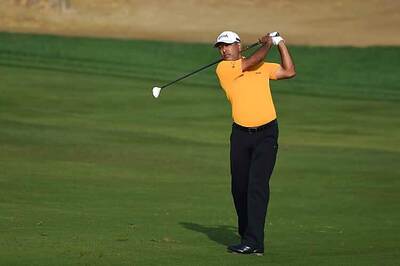 Jeev misses cut, Cabrera-Bello storms into lead at Dubai golf