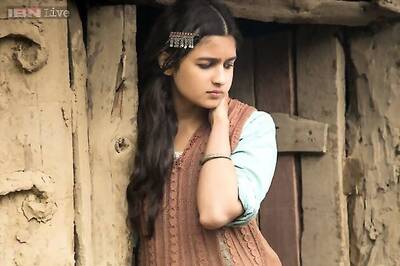 Alia wants to do an intense film with dad Mahesh Bhatt, a period film with mom Soni Razdan