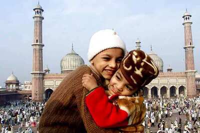 Proportions of Hindu, Sikh & Buddhist population decline, those of Muslim go up by 0.8%: Census on religion