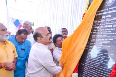 Karnataka Congress Launches Campaign against Painting of Classrooms in Saffron Colour