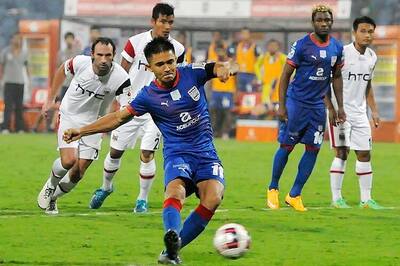 ISL: Sunil Chhetri's hat-trick helps Mumbai City FC crush NorthEast United FC 5-1