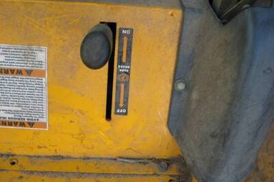 How to Change the Blades on a Riding Lawn Mower