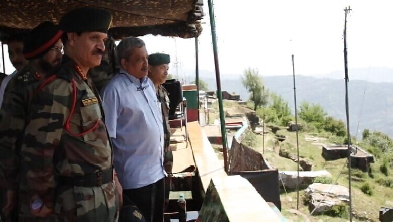 Parrikar visits forward areas along LoC, reviews security situation