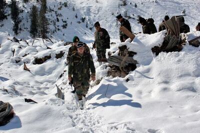 Kashmir Avalanche: Army Officer Among Five Dead, 8 Rescued