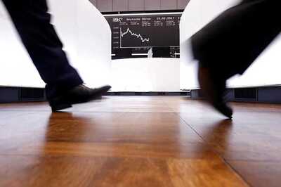 Global Markets: Stocks Set for Longest Run of Losses Since March, Euro Shines