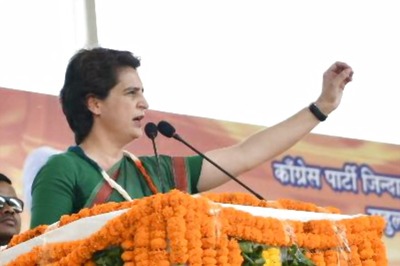 Priyanka Gandhi Hits Out at Centre Over RBI's Annual Report Showing 'Big Bank Frauds'