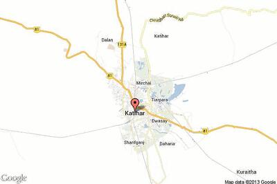 Robbers loot cash and valuables, injure 4 family members