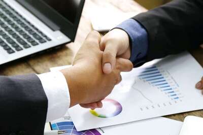 Career Wise: A Guide to Becoming Management Consultant