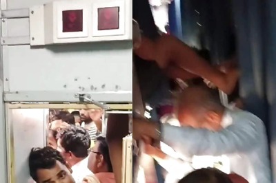 'No Food, No Water': Man Complains About Ticketless Passengers 'Overloading' 2AC Coach