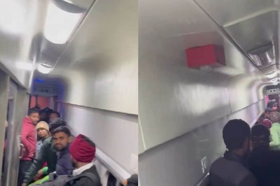 'Not Feeling Safe': Woman Shows How Ticketless Passengers Flooded First AC Coach in Viral Video