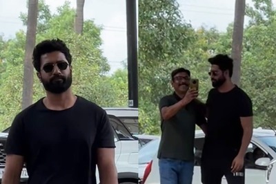Vicky Kaushal Clicks Selfie With Fan As He Gets Papped In The City, Video Goes Viral; Watch
