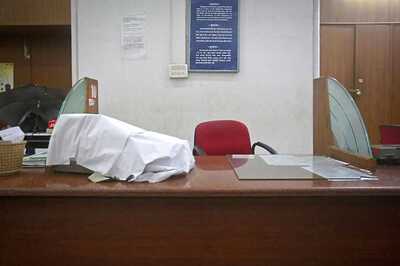 UP Ministers Conduct Surprise Inspections, Find Many Late Comers